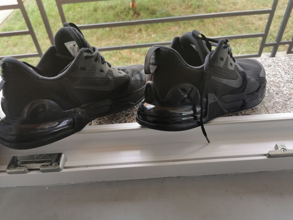 Adidași Nike de vânzare