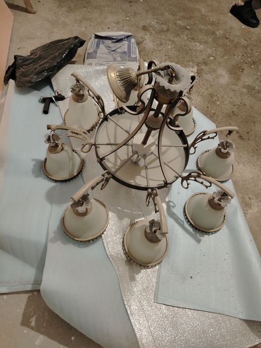 Продаётся люстра