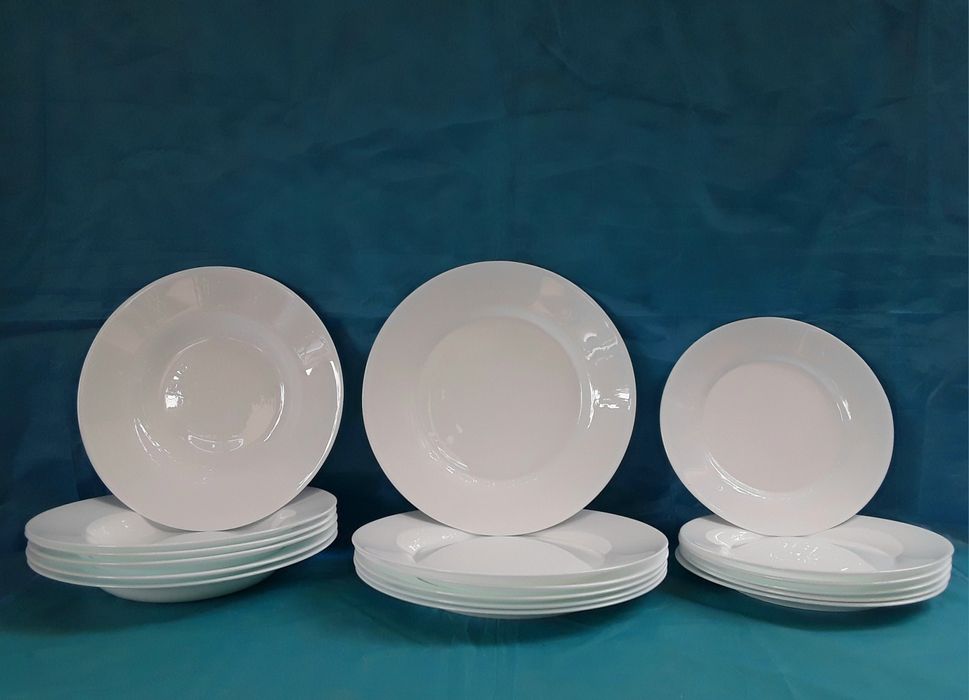 Serviviu de masa 18 piese OPAL BORMIOLI TOLEDO ITALIA NOU - 150 Lei