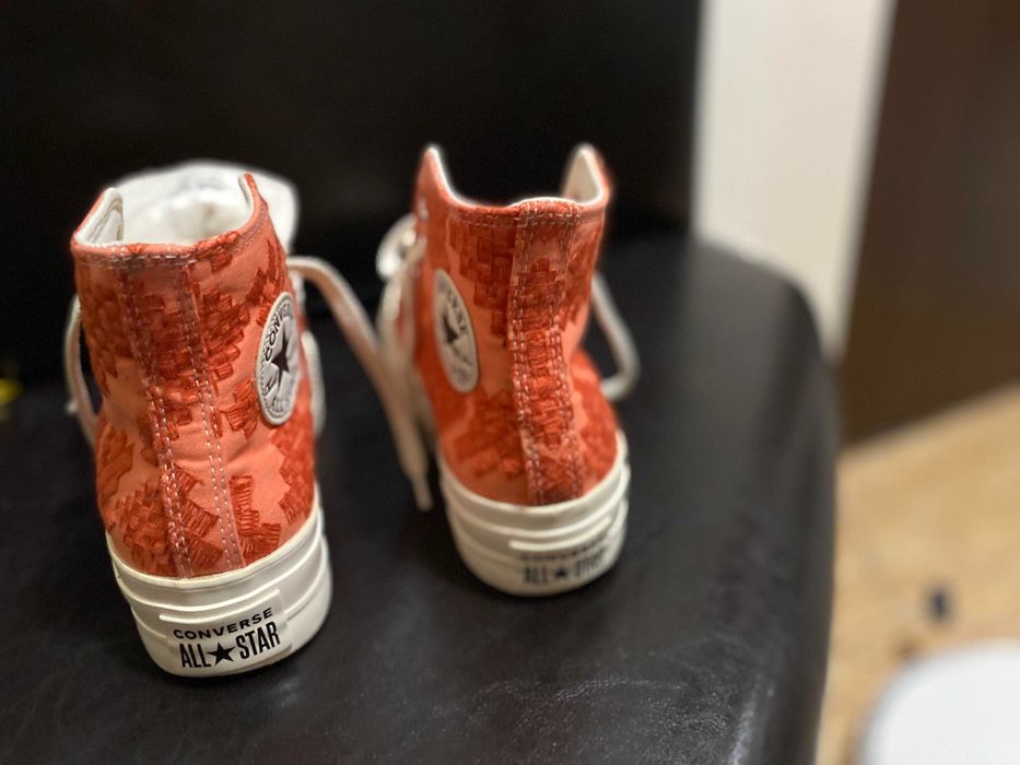 Tenisi Converse in stare foarte bună