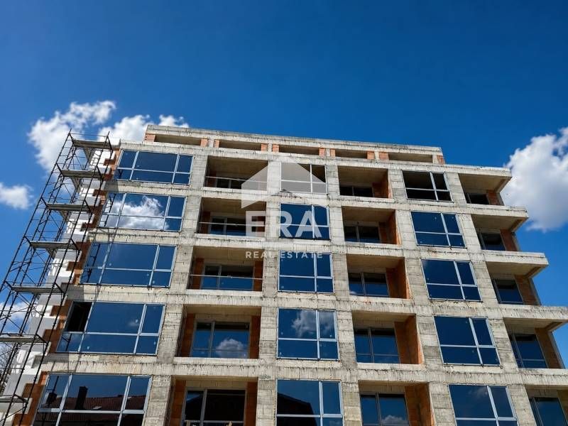Тристаен апартамент за продажба в новострояща се сграда в кв. Аспарухо