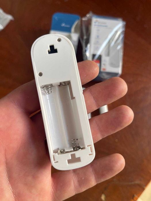 Alarmă inteligentă pentru ușă Nivian cu WiFi, senzor magnetic fără fir, cu aplicație mobilă, buton manual și sirenă de 100 dB (pachet de 3)