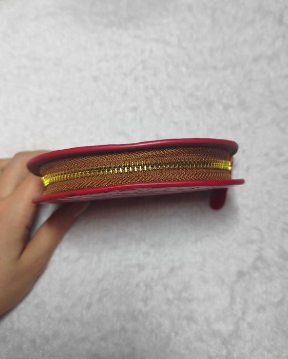 Продаю стильный кошелек