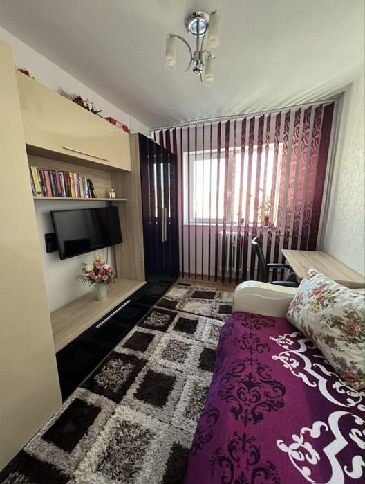 PF vand apartament 2 camere decomandate