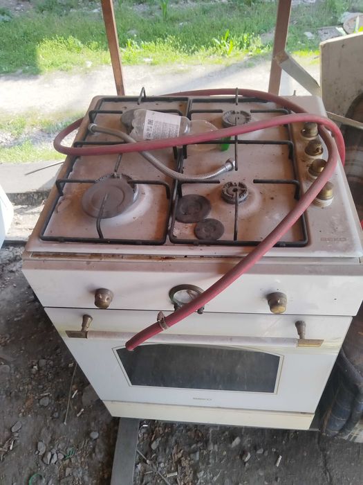 Продам газ плита духовкой