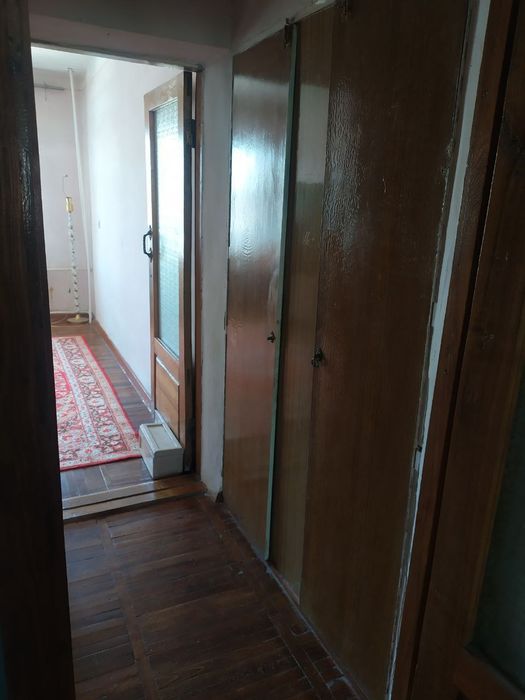 Срочно продаётся отличная, кирпичная, 5комнатная квартира на 4этаже в