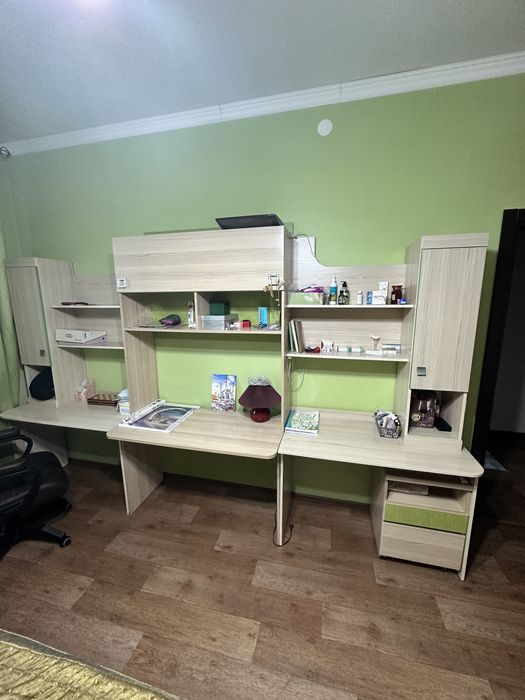 Продам шкаф и учебный  стол