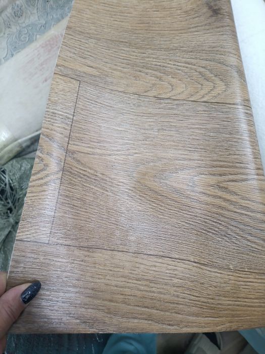 Ленолеум под ламинат новый