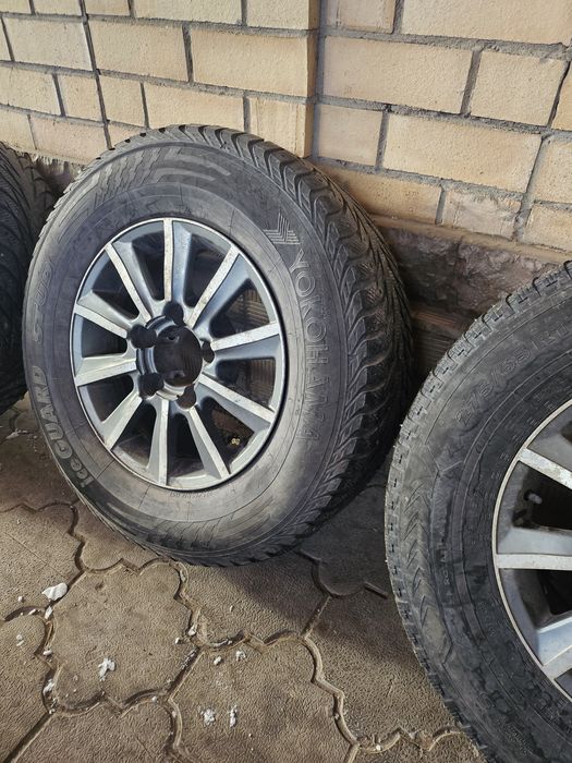 Продам б/у 275×65×17 шины с дисками