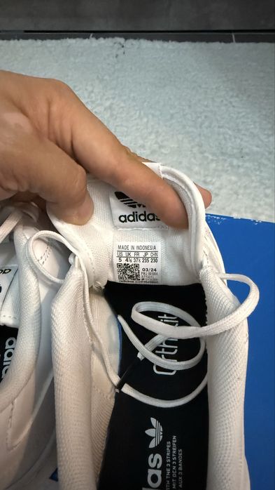 Кроссовки Адидас новые