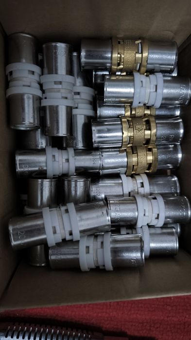 Комплект сантехнические фитинги,тройники,отводы.