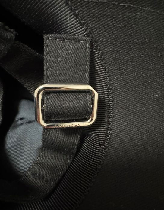 Шапка Givenchy черна