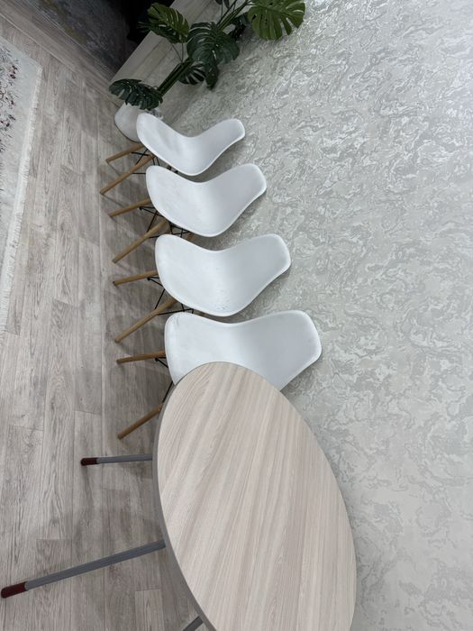 Стол со  стульями