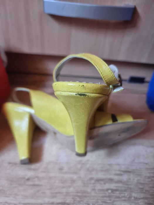 Sandale de dama - din piele, galben