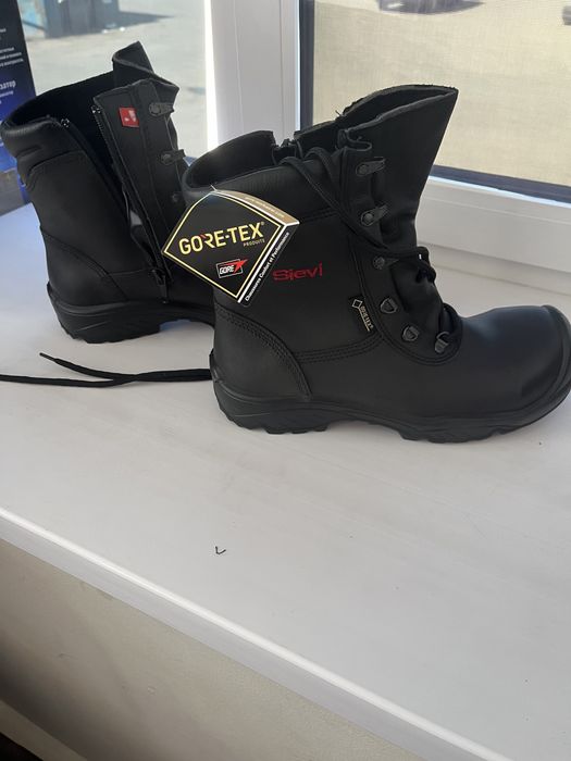 Армейские ботинки, спецобувь.