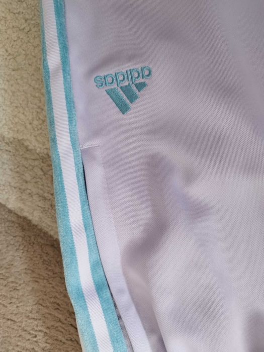 Adidas оригинално долнище размер L