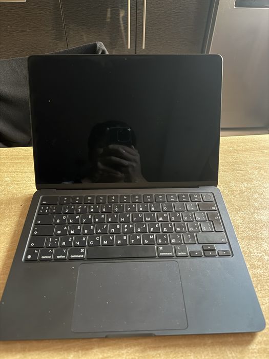 Продам Macbook air m2 16gb