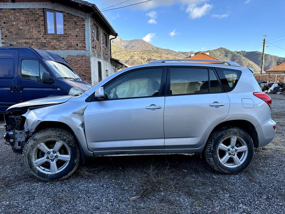 Toyota RAV-4 2.0i на части