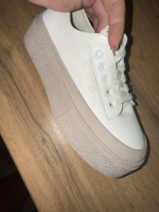 Продам кеды абсолютно новые