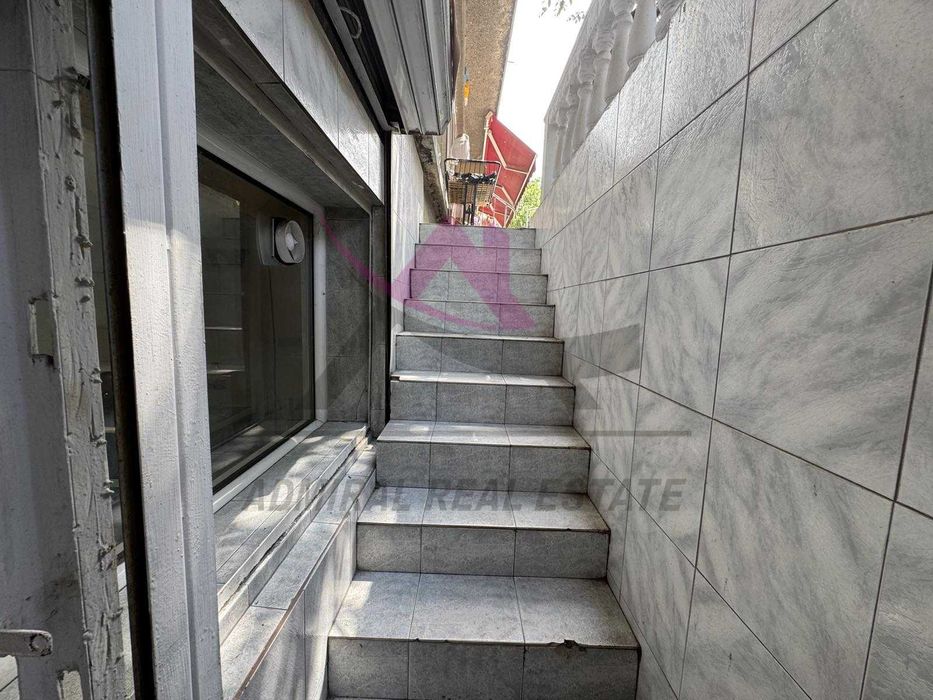 Дава се под наем Магазин в Варна, Колхозен пазар - 24 кв.м за 200 € - Снимка #1