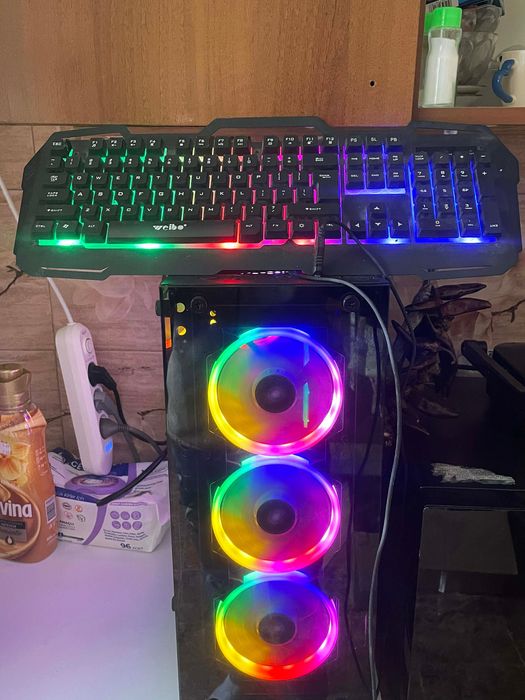 Геймърски компютър с волан Logitech G27