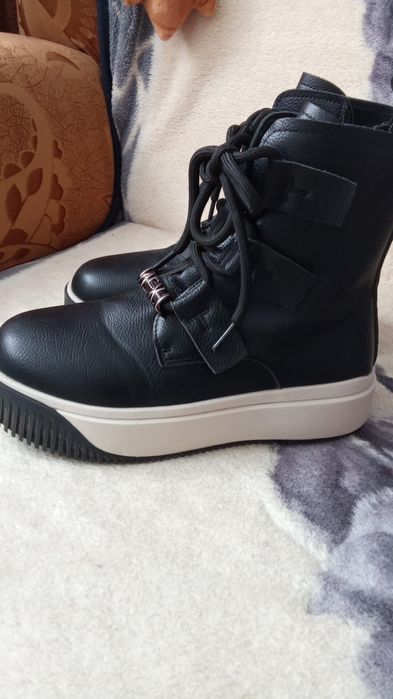 Демисизонные ботинки для девочки.