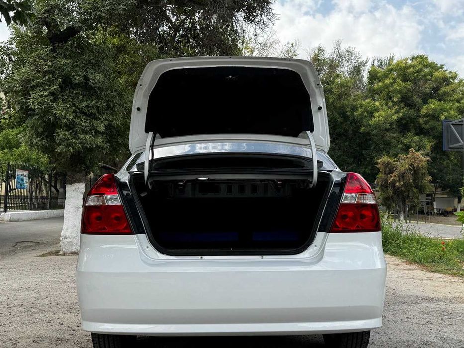 ПРОДАЮ СВОЙ NEXIA-3 (автомат) в отличном состоянии