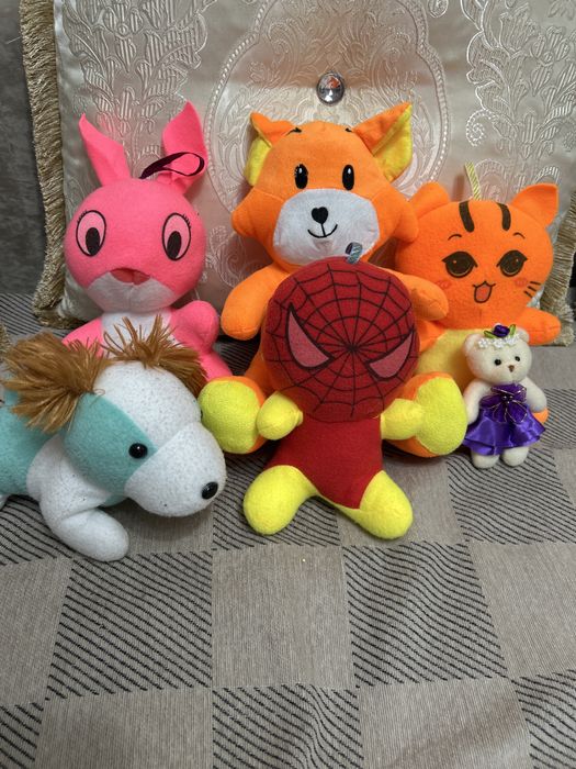 Игрушки комплект за 2,000