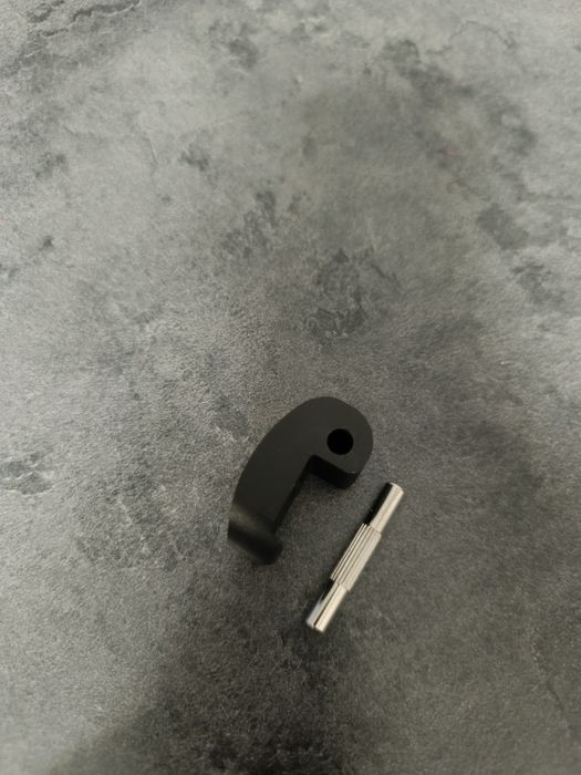 Mi электросамокат язычок