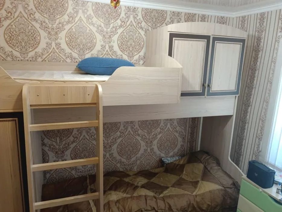 Двухъярусная кровать