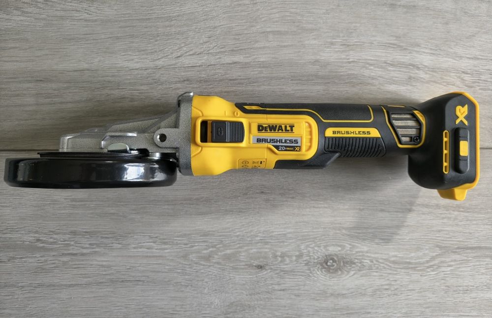 DeWalt DCG405F  polizor unghiular cu cap plat