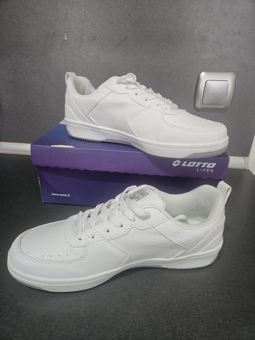 Дамски маратонки Lotto 38 номер