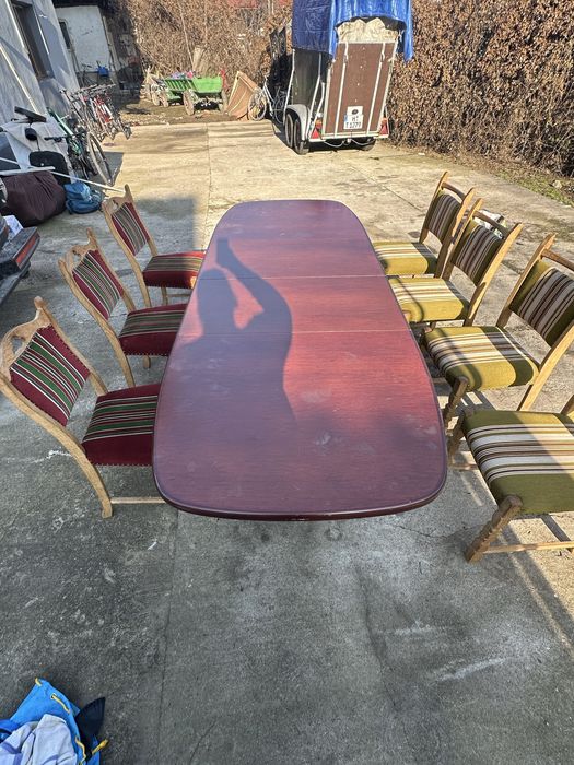 Masa si 7 scaune antic