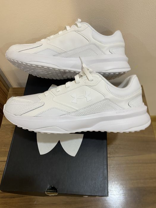 Кроссовки оригинальные новые under armour