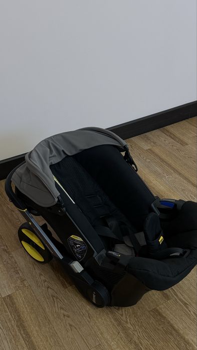 Продам коляску-автокресло Doona simple parenting