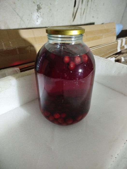 Продам вишневый компот