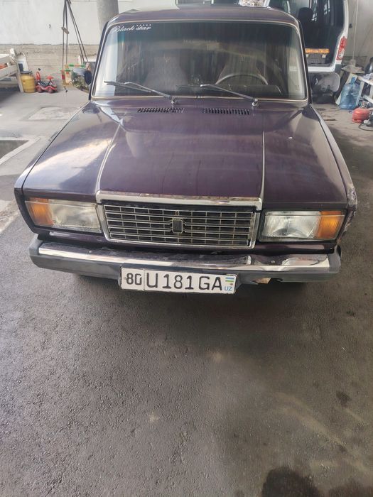 Vaz 2107 sotiladi 2000 yil