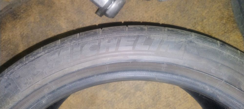Летняя резина 295/35 R21