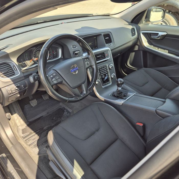 VOLVO S60 2015 — imagine 2