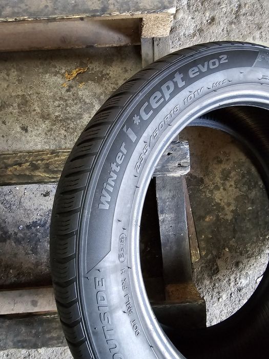 2 anvelope iarna 235 50 18 Hankook