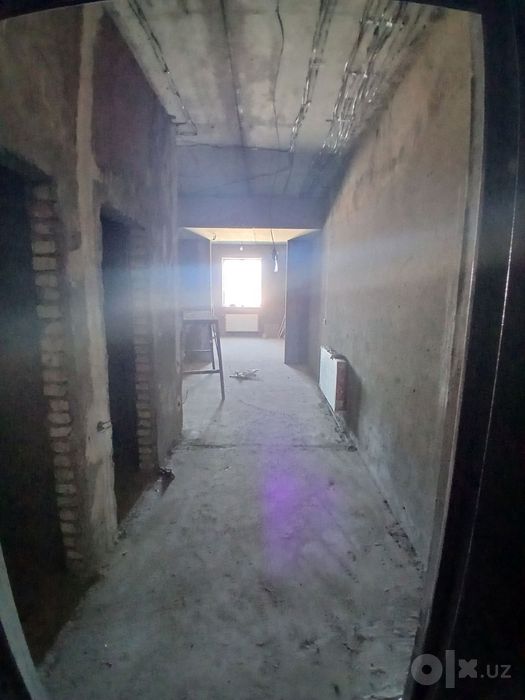 2 хонали квартира сотилади 80 КВ Шарк  Алмактум газлик дом 4 етажида