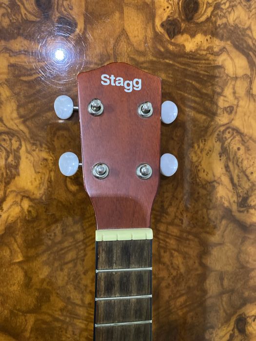 Продам укулеле Stagg