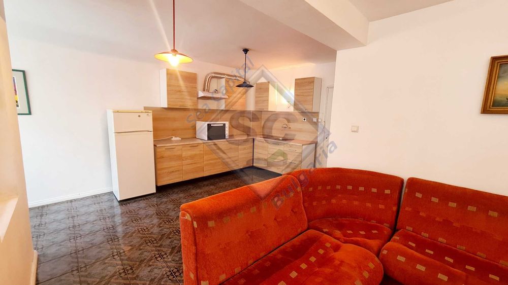 Дава се под наем Тристаен апартамент в Варна, Червен площад - 92 кв.м за 510 € - Снимка #1