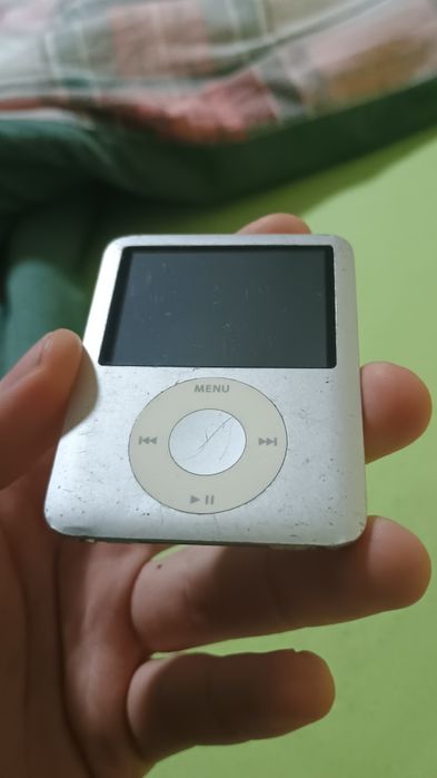 iPod nano generația 3, 4GB