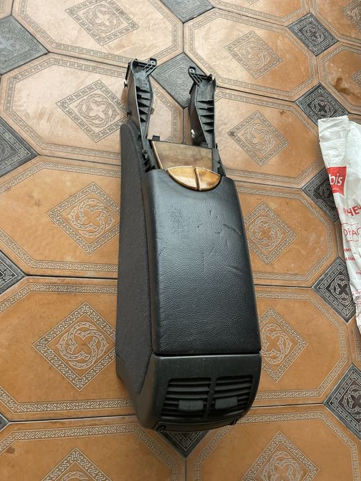 Подлокотник на mercedes w211