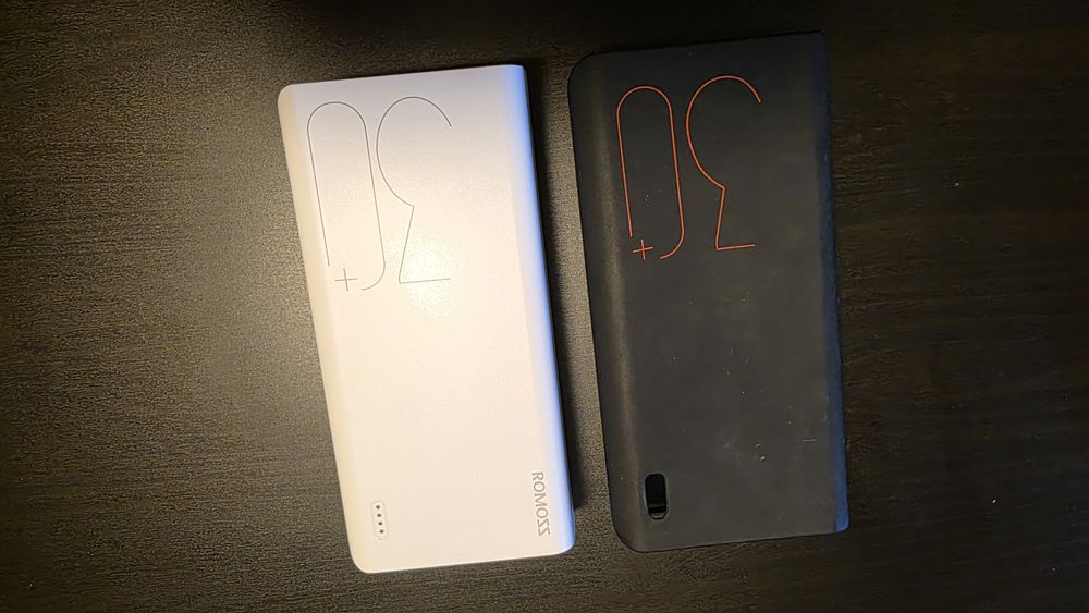 Baterie externă Romoss Sense 8+ 30000 mAh  (impecabilă) +  husă din silicon