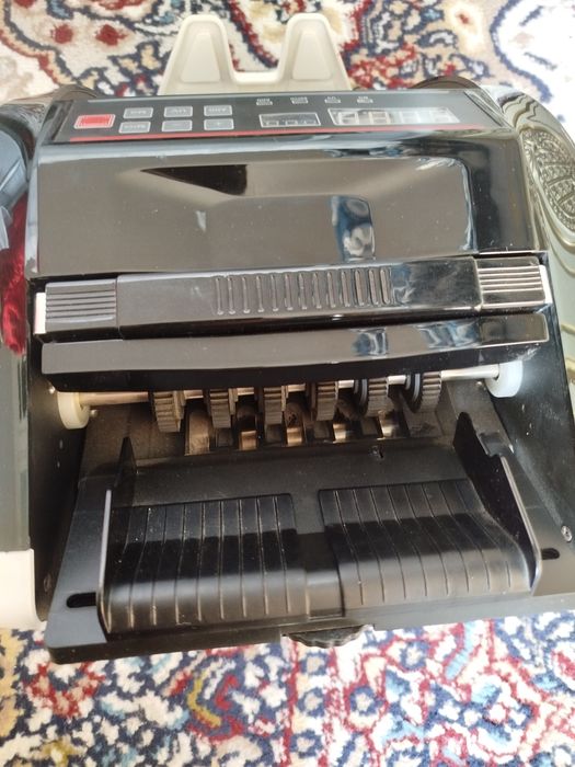 Pul sanash apparati sotiladi! Srochno sotiladi !!
Holati juda yaxsh