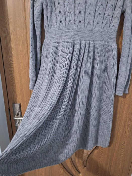 Rochie gri, crosetata, marimea XL, cu pliuri