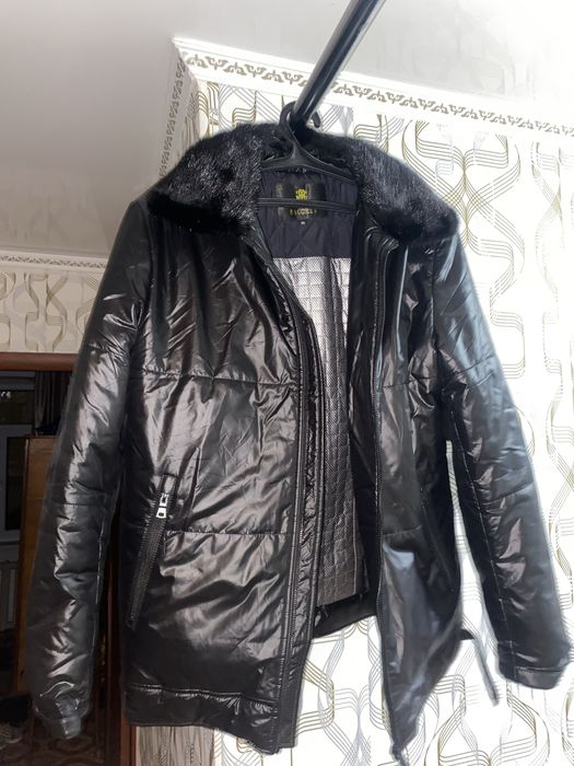 Продаю зимнию куртку