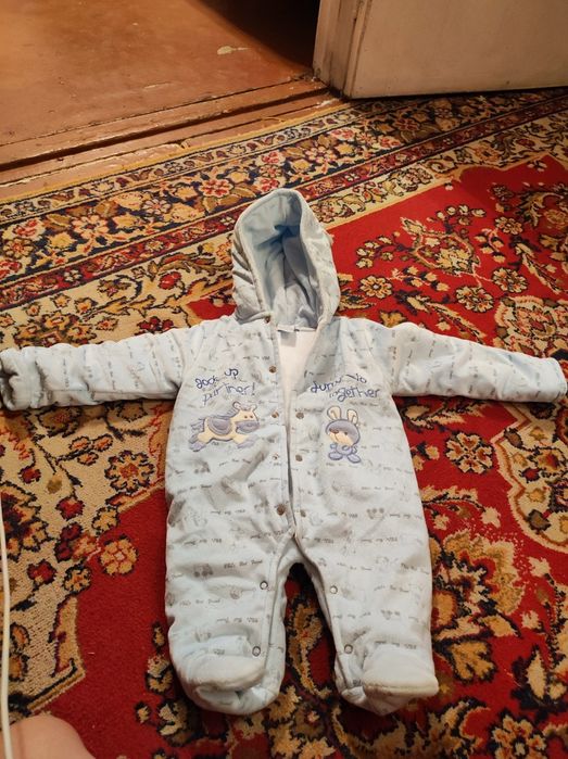 Продам осене весение комбинезоны